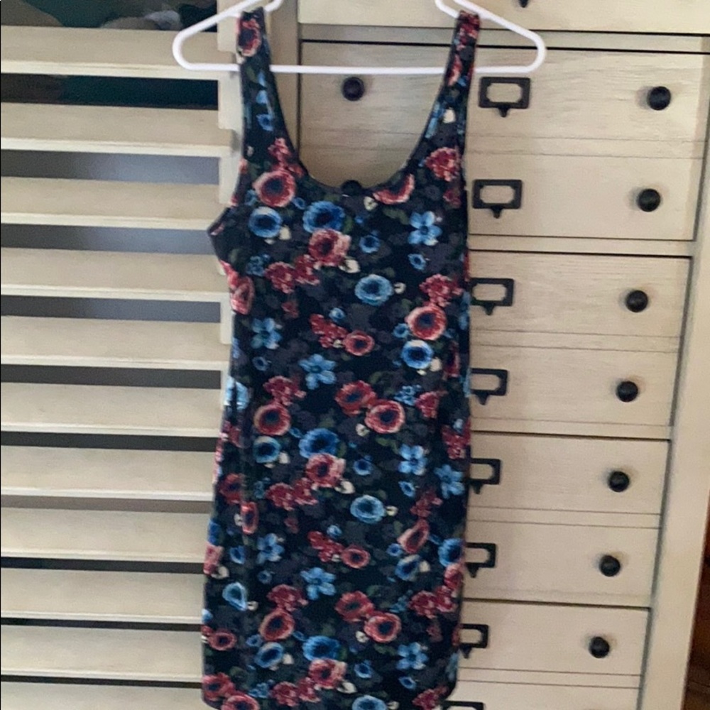 Sleeveless dress